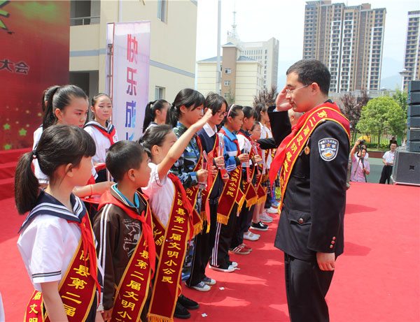 �hꎣ�100��������С���񡱡���һ����ǰ�ܱ���